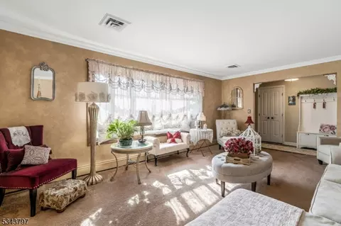 220 Vesper Ave, Middlesex, NJ 08846 photo 5