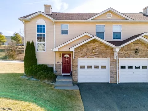 9 Brookview Ln, Hamburg, NJ 07419