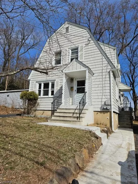 15 Glennon Pl, West Orange, NJ 07052