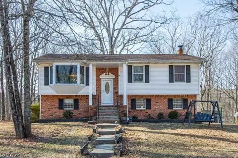 136 Gunn Rd, Branchville, NJ 07826