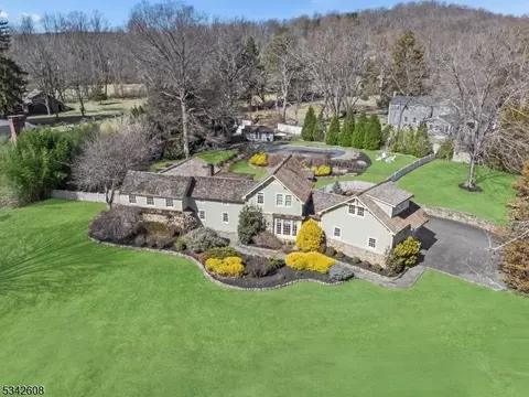 28 E Main St, Mendham Twp, NJ 07945