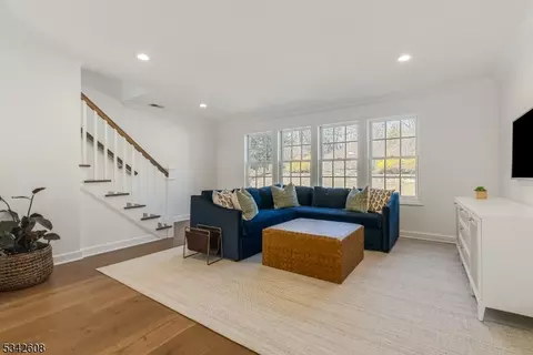 28 E Main St, Mendham Twp, NJ 07945 photo 10
