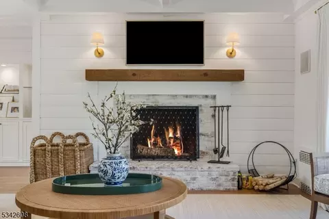 28 E Main St, Mendham Twp, NJ 07945 photo 6