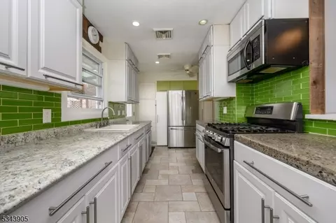 517 E Main St, Bridgewater, NJ 08807 photo 8