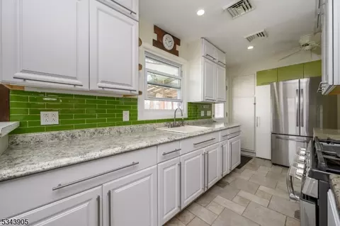 517 E Main St, Bridgewater, NJ 08807 photo 9
