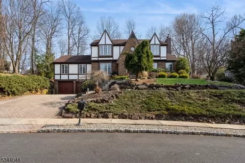 87 Highland Cir, Berkeley Heights, NJ 07922