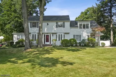 35 East Dr, Livingston, NJ 07039