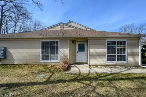194 Yorkshire Ct, Old Bridge, NJ 08857