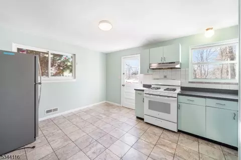 39 Terrill Rd, Plainfield, NJ 07062 photo 5