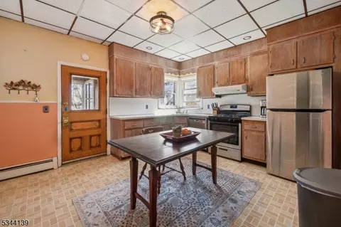 24 Spring St, Bloomfield, NJ 07003 photo 4