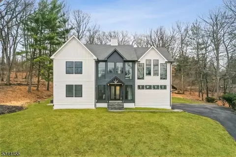 40 Gentian Ln, Watchung, NJ 07069