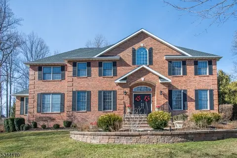 32 Barbara Dr, Randolph, NJ 07869