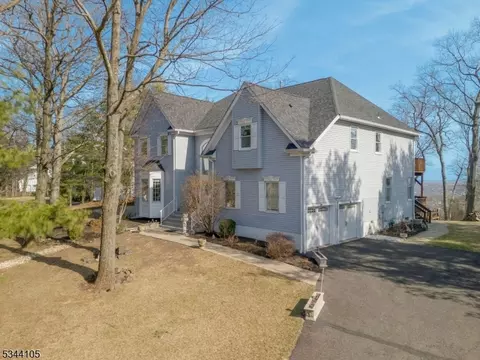 35 Scheurman Ter, Warren, NJ 07059