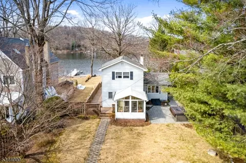 31 Silver Springs Dr, Landing, NJ 07850