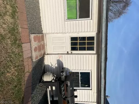 25 Salem Rd Cv, Paterson, NJ 07502