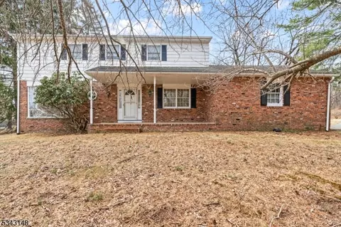 41 Sand Hill Rd, Flemington, NJ 08822