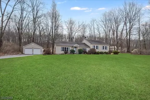 119 Vail Rd, Columbia, NJ 07832