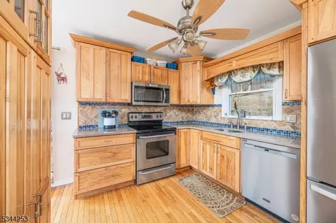 1 Sheba Dr, Sussex, NJ 07461