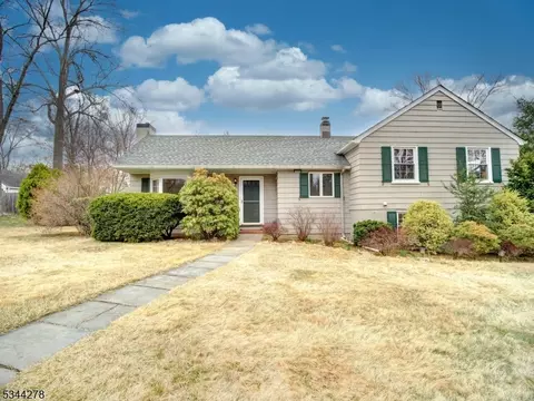 14 Magnolia Dr, New Providence, NJ 07974
