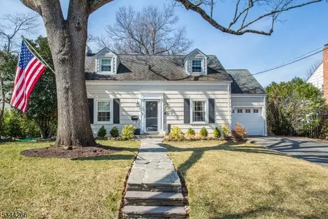 31 Francisco Ave, West Caldwell, NJ 07006