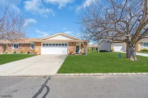 227 Convent Rd #C, Monroe Township, NJ 08831