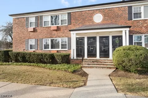220 Pitney Pl, Morristown, NJ 07960