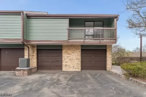 24 Ridgedale Dr, Annandale, NJ 08801