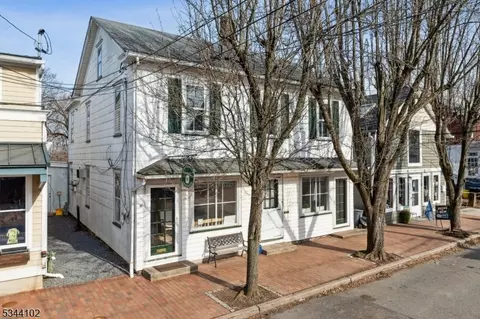 14 Seminary Ave #14, Hopewell, NJ 08525