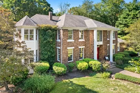 33 Wellington Ct, Belle Mead, NJ 08502