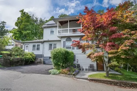 26 Nakomis Path, Lincoln Park, NJ 07035