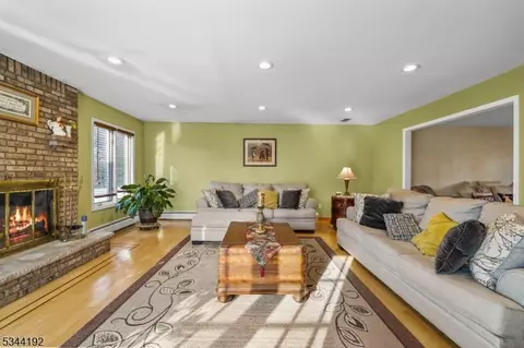 198 Webster Dr, Wayne, NJ 07470 photo 8