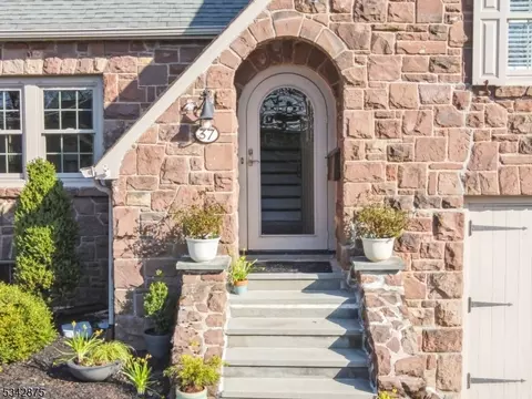37 Elmwood Rd, Cedar Grove, NJ 07009