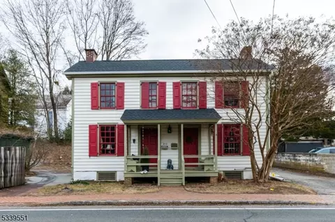 208 Harrison St, Frenchtown, NJ 08825