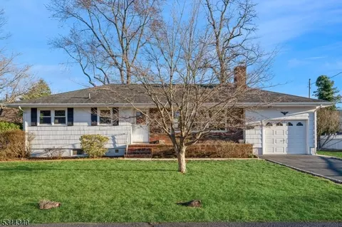93 Conover Pl, Middlesex, NJ 08846 photo 5