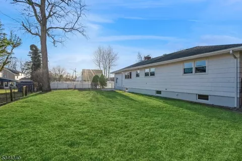 93 Conover Pl, Middlesex, NJ 08846 photo 12