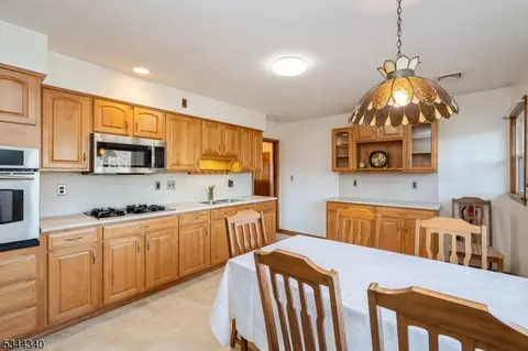 93 Conover Pl, Middlesex, NJ 08846 photo 21