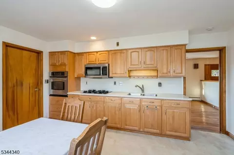 93 Conover Pl, Middlesex, NJ 08846 photo 24