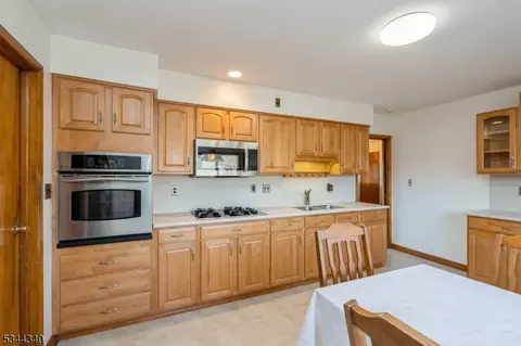93 Conover Pl, Middlesex, NJ 08846 photo 22