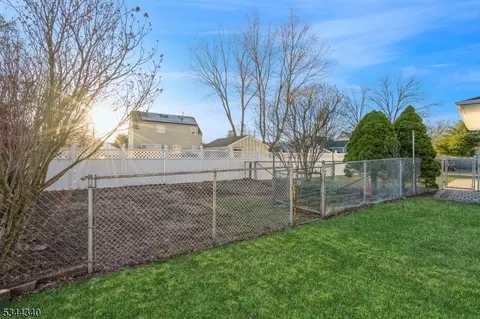 93 Conover Pl, Middlesex, NJ 08846 photo 37