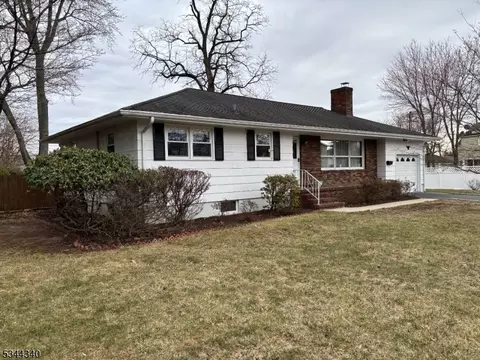 93 Conover Pl, Middlesex, NJ 08846 photo 3