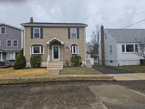 9 Kearney St, Lyndhurst, NJ 07071