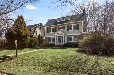 3 Glenridge Pkwy, Montclair, NJ 07042