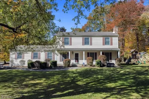 24 Pheasant Dr, Long Valley, NJ 07853