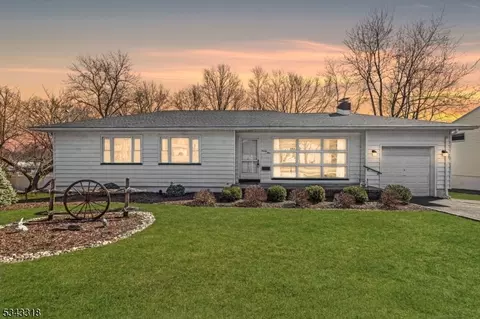 95 Stevens Ave, Cedar Grove, NJ 07009