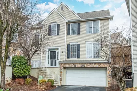 87 Arrowgate Dr, Randolph, NJ 07869
