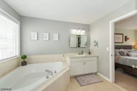 87 Arrowgate Dr, Randolph, NJ 07869 photo 26