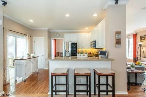 87 Arrowgate Dr, Randolph, NJ 07869 photo 12