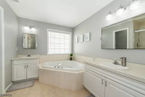 87 Arrowgate Dr, Randolph, NJ 07869 photo 24