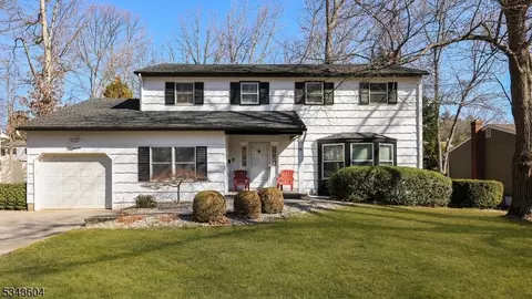 15 Saint Georges Rd, East Brunswick, NJ 08816