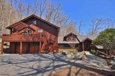 269 W Shore Trl, Sparta, NJ 07871